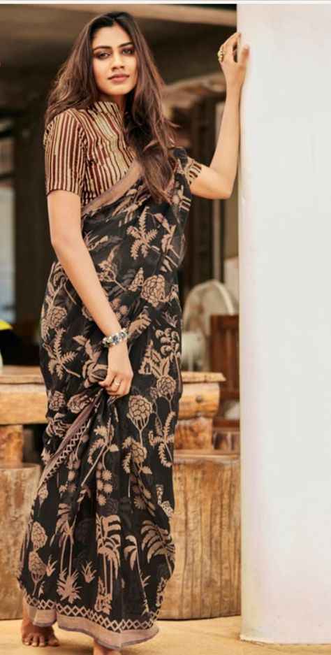 Tarun Tahiliani Saree, Linen Cotton Sarees, Best Indian Wedding Dresses, Saree Ideas, Marquesan Tattoos, Silk Sarees With Price, Saree Style, Indian Saree Blouse, Actress Images