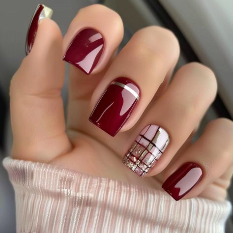 Fall Nail Burgundy, Wine Colored Nails Burgundy Fall, Halloween Nails Burgundy, Burgundy Nails With Gold Glitter, Burgundy Nails Design, Burgundy Nails With Design, Merlot Nails, Burgundy Christmas Nails, Cooper Nails