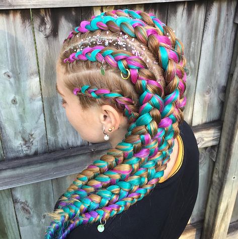 Colorful Braiding Hair, Braids With Color Extensions, Festival Braids With Color Extensions, Rave Hairstyles Braids, Festival Hair Extensions, Festival Hair Braids, Colorful Braids, Rave Hairstyles, Rave Braids