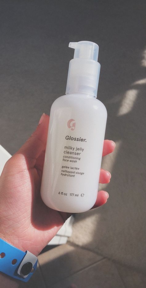 Glossier Milk Jelly Cleanser, Aesthetic Cleanser, Milk Jelly Cleanser, Cleanser Aesthetic, Glossier Cleanser, Skincare Obsession, Glossier Beauty, Pamper Night, Milk Jelly