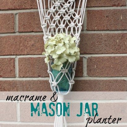 macrame and mason jar planter Leather Mason Jar, Mason Jar Terrarium, Wall Plants, Mason Jar Holder, Mason Jar Planter, Chalk Paint Mason Jars, Mason Jar Projects, Macrame Planter, Mason Jar Vases