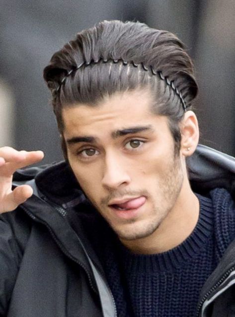 90s Men Hairstyles, Mens Hair Band, Boys Hair Band, Hairband Hairstyle, Zayn Malik Hairstyle, Men's Long Hairstyles, Headband Men, Athletic Hairstyles, Corte De Cabelo Masculino