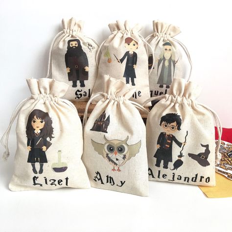 Personalized Wizard Goodie Bag - Party Favor Drawstring Bag Cotton Pouch. Witchcraft, Castle, Witch, Owl, School of Wizards, Magic by SpanishVelvet on Etsy Harry Potter Giveaway Ideas, Harry Potter Favor Bag, Harry Potter Bags, Harry Potter Favors, Harry Potter Broomstick, Harry Potter Floating Candles, Harry Potter Party Ideas, Harry Potter Pillow, Harry Potter Party Favors