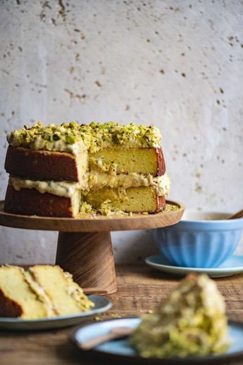 Pistachio Frosting Recipe, Pistachio Frosting, Lemon Ricotta Cake, Pistachio Dessert, Ricotta Cake, Pistachio Cake, Lemon Ricotta, Food Photographer, Calamari