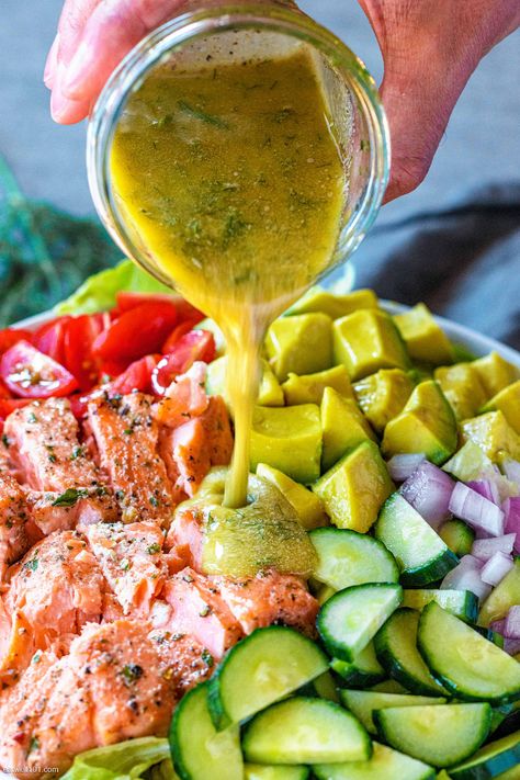 Salmon Salad Recipe - #salmon #salad #recipe #eatwell101 - This salmon salad recipe is filled with veggies for a vibrant meal! - #recipe by #eatwell101® Salmon Salad Dressing, Tomato And Cucumber, Smoked Salmon Salad, Salmon Salad Recipes, Recipe Salmon, Salad With Avocado, Fresh Salmon, Salmon Avocado, Healthy Salmon