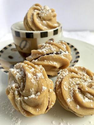 All Cookies Recipes, Coffee Inspired Desserts, Coffee Biscuits Recipe, Easy French Dinner Recipes, Coffee Baking Recipes, Few Ingredients Desserts, Desserts To Gift, Coffee Appetizers, January Desserts