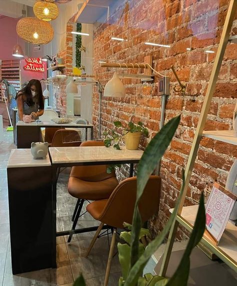 Eclectic Nail Salon, 90s Nail Salon Aesthetic, Retro Nail Salon Design, Earthy Nail Salon, Bohemian Nail Salon, Retro Nail Salon, Construction Nails, Beauty Shop Decor, Nail Salon Decor