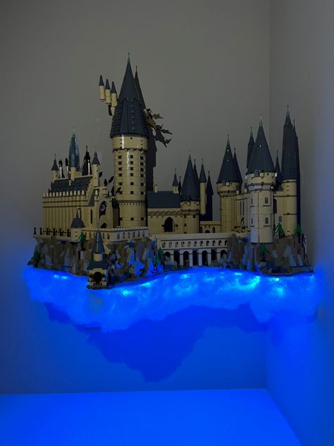 Lego Disney Castle Display Ideas, Hogwarts Lego Display, Harry Potter Lego Castle Display Ideas, Lego Disney Castle Display, Lego Hogwarts Castle Display, Lego Harry Potter Display, Harry Potter Shelf Display, Harry Potter Lego Display, Harry Potter Lego Display Ideas