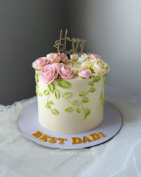 A fully non-fondant cake with buttercream floral work! Most of our cakes (99 out of 100) are not draped in fondant. Most of our cakes are iced with white chocolate / buttercream / whipped cream and only the 3D decorative items are made of fondant. Such cakes are called semi-fondant cakes. Full fondant cakes are where the cake is also draped in fondant and there are decorative items made of fondant on top of it. We drape a cake in fondant only when the design/color of the cake absolutely ... White Chocolate Buttercream, Fondant Cake, Fondant Cakes, Whipped Cream, White Chocolate, Butter Cream, Fondant, Color Design, Decorative Items