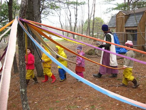 waldorf-school-may-day-kindergarten Waldorf Kindergarten Homeschool, Waldorf Kindergarten Classroom, Kindergarten Day, Steiner Waldorf Education, Waldorf Preschool, Natural Playgrounds, Waldorf Kindergarten, Early Childhood Educator, Educational Activities For Preschoolers