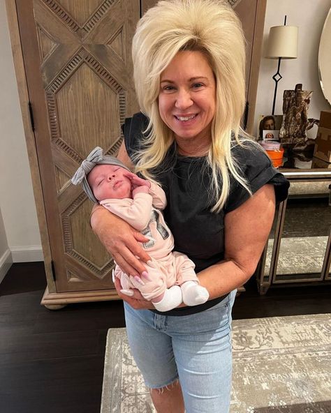 LONG Island Medium Theresa Caputo has gifted her granddaughter Michelina with a $900 Gucci bag in a new photo. Theresa, 56, was recently slammed for holding baby Michelina, five months, with her “dangerous” long nails. The TLC star reposted the photo from her daughter Victoria Mastrandrea’s Instagram Stories. In the photo, five-month-old Michelina lies on […] Theresa Caputo Long Island Medium, Pull Back Bangs, Theresa Caputo, Long Island Medium, Happy Birthday Grandma, Famous Moms, Teased Hair, Funny Wedding Photos, Sweet Pic