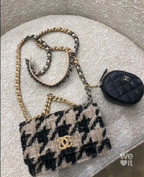 Chanel 19 Tweed, Round Pouch, Round Purse, Chanel 19, Woven Chain, Black Houndstooth, Leather Coin Purse, Purse Bag, Leather Chain