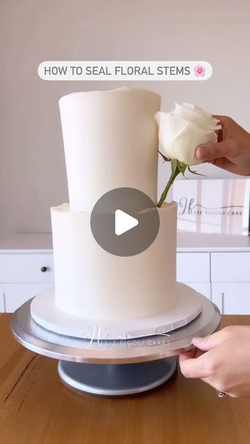 How To Make A Wedding Cake, Fresh Flower Cake Decoration, Edible Flowers Cake, How To Make Wedding Cake, Flower Cake Decorations, Wedding Cake Fresh Flowers, Floral Cake Topper, 3 Tier Wedding Cakes, Flower Cake Toppers