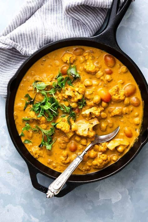 Cauliflower Dinner, Coconut Cauliflower, Cauliflower Chickpea, Coconut Curry Recipes, Chickpea Coconut Curry, Rice Recipes For Dinner, Chicken Shrimp, Vegan Curry, Chickpea Curry