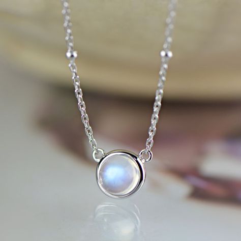 Womens Necklaces Silver, Alexandrite Jewelry, Moonstone Pendant Necklace, Womens Rings Fashion, Silver Jewelry Design, Neck Jewellery, Moonstone Pendant, Necklace Online, Pendant Silver