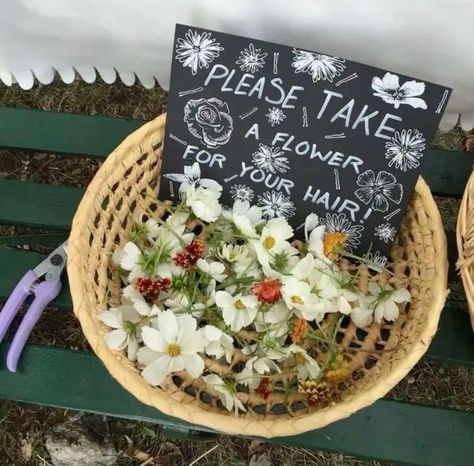 Whimsical Wedding Food, Witch Feast, Cottagecore Bachelorette Party, Garden Fairy Wedding, Cottagecore Birthday Party, Cottagecore Wedding Aesthetic, Fairy Core Wedding, Cottage Core Party, Cottagecore Birthday