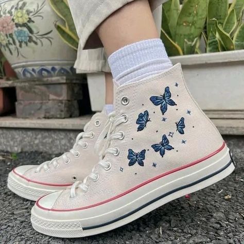 Butterfly Converse Shoes, Low Top Converse Embroidered, Christmas Asethics, Converse Stitching, Converse Butterfly, Butterfly Converse, Unique Converse, Cute Converse Shoes, Converse Design