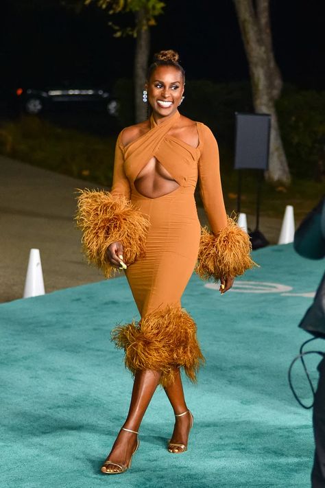 Unique Evening Gowns, High Puff, Dress Beach Outfit, Fashion Week Dresses, Hair Puff, Casual Shoes Outfit, Issa Rae, Long Evening Gowns, Summer Dress Outfits