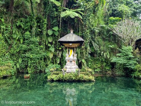 Water temple in Bali, Indonesia Bali Water Temple, Indonesia Temple, Bali Temples, Ancient Irrigation, Bali Temple, Water Temple, Bali Style, Bali Fashion, Temple Design