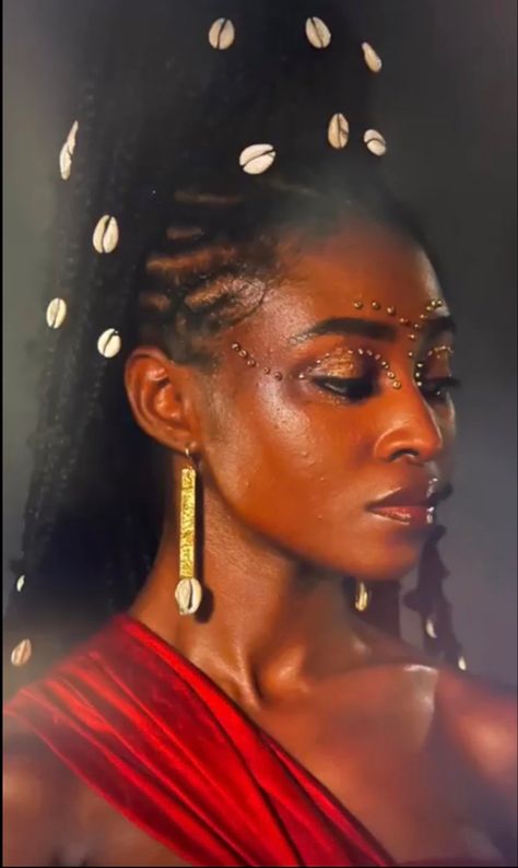 The Woman King Hairstyles, Women King Movie, Woman King Hairstyles, Afrocentric Hairstyles, Kings Movie, King Costume, Dread Hairstyles, Favorite Hairstyles, African Culture