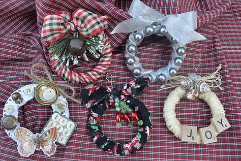 Mini-Wreath Ornaments made from shower curtain rings! Tutorial on Site. Curtain Rings Crafts, Rings Tutorial, 25 Days Of Christmas, Mini Wreaths, Curtain Rings, Curtains With Rings, Shower Curtain Rings, Christmas Ornaments To Make, Xmas Ornaments