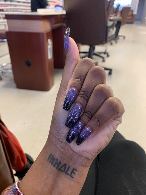 purple/black mood change with glitter! #nail #nailart #nails #beauty Purple Star Nails, Purple And Black Nails, Black And Purple Nails, Black Mood, Purple Goth, Girls Stuff, Purple Sparkle, Nail Fashion, Sparkle Nails