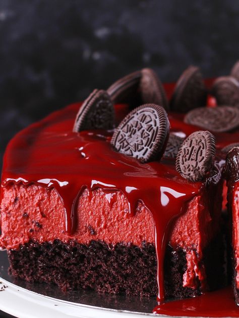 Red Velvet Oreo Cheesecake   🌾 𝗜𝗻𝗴𝗿𝗲𝗱𝗶𝗲𝗻𝘁𝘀 🌾 For the Red Velvet Cake Bottom/Crumbs: 1 ½ cups all-purpose flour 🌾 2 teaspoons unsweetened cocoa powder 🍫 ½ teaspoon salt 🧂 ½ cup unsalted butter, softened 🧈 1 cup granulated sugar 🍬 ½ cup sour cream, room temperature 🍶 ¼ cup vegetable oil 🌻 2 teaspoons pure vanilla extract 🍨 2 large eggs, room temperature 🥚 4 teaspoons red food coloring  ⅔ cup buttermilk, room temperature 1 teaspoon baking soda 🧪 1 teaspoon white vinegar 🍶 Red Velvet Oreo Cheesecake, Cake Red Velvet, Cheesecake Ice Cream Cake, Layered Ice Cream Cake, Jelly Cheesecake, Red Velvet Oreo, Pumpkin Crunch Cake, Oreo Filling, Pumpkin Crunch