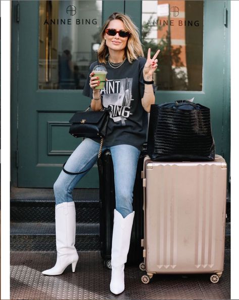 Pack This, Not That: Anine Bing Shares Her 10 Travel Essentials for the Plane Work Outfits Women Office, Work Outfits Women Summer, Professional Outfits Women, Chique Outfits, Business Casual Outfits For Work, Event Outfit, Stylish Work Outfits, Anine Bing, Street Style Chic