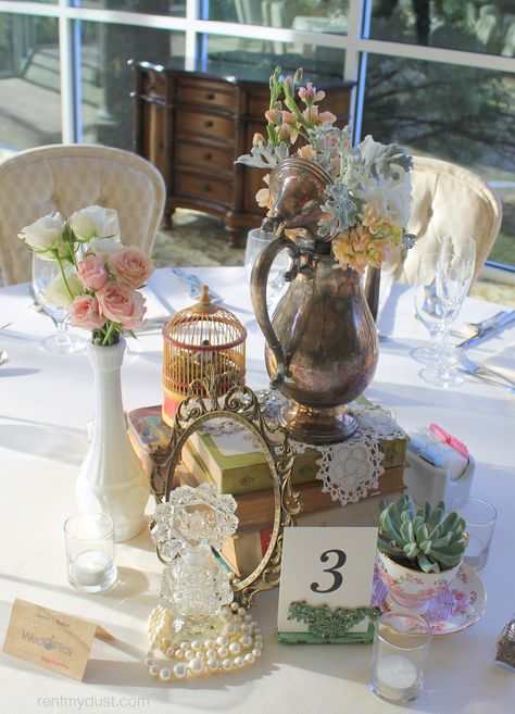 Vintage Wedding Centerpieces, Ladies Tea, Tea Party Table, Garden Bridal Showers, Tafel Decor, Secret Garden Wedding, Tea Party Wedding, Bridal Tea, Tea Party Ideas