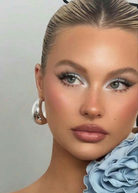 Hoco Blue Makeup Looks, White Rabbit Eye Makeup, Make Up Ideas Blue Eyes, Light Blue Make Up Looks, Wedding Makeup Inspo Blue Eyes, Light Blue Makeup Looks For Brown Eyes, Blue Eyes Eye Makeup, Dark Blue Eyes Makeup, Icy Blue Makeup Look