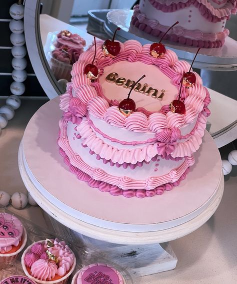 💕 Gemini Season 💕 Gemini season is officially coming to an end And We are officially ✨Obsessed ✨with this order It’s scary for me to have a client say “do whatever you want” I’m constantly second guessing myself, waiting anxiously for their reaction to the photos! I loved every second of creating this cake and cupcakes. Btw, she loved them!!! Cake drum • @cakebonofficial Food gel • @colour.mill Smoother • @sweet_escape001 Piping tips/fondant • @wiltoncakes Edible images • @icingi... Second Guessing, Gemini Season, Cake And Cupcakes, Piping Tips, Edible Images, I Want You, Cupcake Cakes, Fondant, Baking