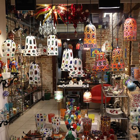 How to identify Murano Glass | Everything About Venice and Murano Glass Venice Glass, Venice Hotels, Glass Store, Bright Quilts, Murano Glass Jewelry, Murano Glass Vase, Murano Italy, Murano Glass Chandelier, Beautiful Chandelier