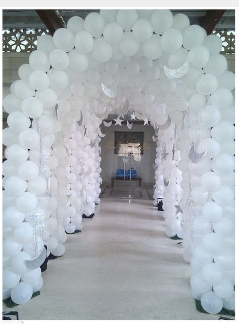 Balloon Arch Walkway, Outdoor Party Entrance, Balloon Walkway Entrance, Outdoor Balloon Decor, Balloon Garland Entrance, Balloon Decorations Outdoor, Balloon Walkway, Outdoor Balloon Decorations, Balloon Entrance