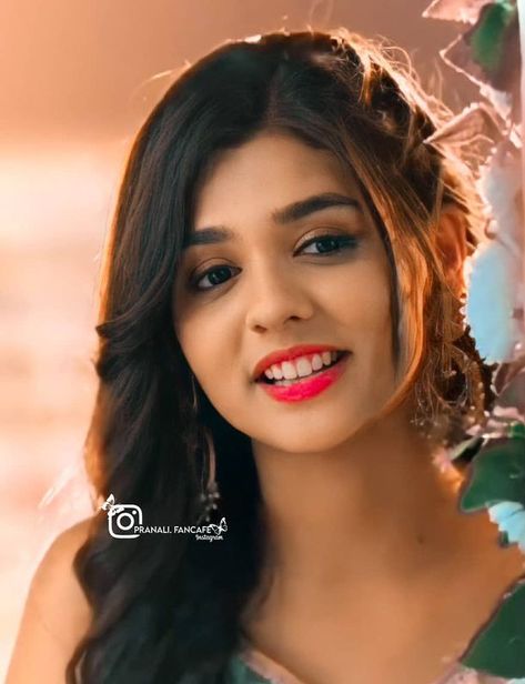 Coral Prom Dress, Shivangi Joshi Instagram, Best Jeans For Women, Girly Dp, Pranali Rathod, Indian Tv Actress, Stylish Photo Pose, Favorite Hairstyles