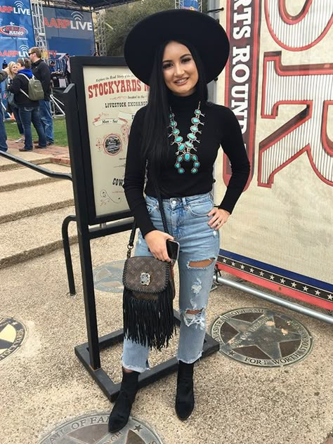 Punchy Outfits, Nfr Outfits, Nfr Fashion, Cowgirl Style Outfits, Cowgirl Magazine, Southern Outfits, Country Style Outfits, Western Wear Outfits, Cute Country Outfits