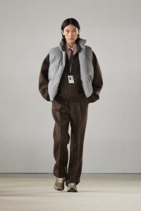 Auralee RTW Fall 2024 Men Sneakers Outfit, Paris Fashion Week Men, Paris Fashion Week Runway, Athletic Models, Suits Men, Aviator Jackets, Extra Long Sleeves, Men Sneakers, Fashion Week Runway