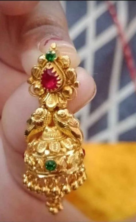 6grams Gold Earrings, Butta Kammalu Gold Designs, Rings Models, Gold Buttalu, Big Earrings Gold, Pretty Gold Necklaces, Latest Earrings Design, Jumka Earrings, Temple Jewellery Earrings