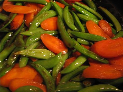 Sugar Snap Pea and Carrot Saute. Photo by riffraff Snap Peas And Carrots Recipe, Snap Peas And Carrots, Cook Carrots, Peas And Carrots Recipe, Sugar Snap Pea Recipe, Snap Peas Recipe, Sugar Snap Pea, Clafoutis Recipes, Recipes Sides