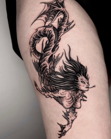 Sea Monster Tattoo Mythical Creatures, Scylla Tattoo, Goth Mermaid Tattoo, Aquatic Animal Tattoos, Dark Horror Tattoo Designs, Sabertooth Tattoo, Sea Creature Tattoo Ideas, Apollo Tattoos, Sea Dragon Tattoo