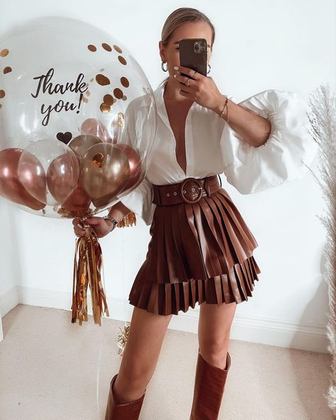 Leather Mini Skirt Outfit, Zara Leather Skirt, Faux Leather Pleated Skirt, Zara Pleated Skirt, Zara Mini Skirt, Brown Leather Skirt, Pleated Skirt Outfit, Vegan Leather Skirt, Leather Pleated Skirt