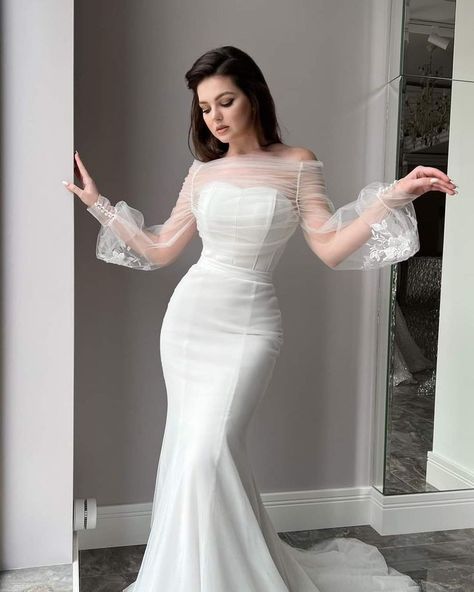 Dresses With Sleeves Elegant, Wedding Dresses 2022, Wedding Dresses Elegant, Simple Elegant Wedding Dress, Elegant Wedding Dresses, Bride Dress Simple, Simple Elegant Wedding, Classy Wedding Dress, Gaun Fashion