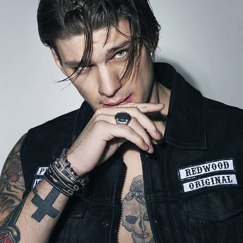 Steve Milatos, Black Dagger Brotherhood, Character Inspiration Male, Bad Boy Aesthetic, Charming Man, Poses For Men, New People, Male Models, Tattoos For Guys