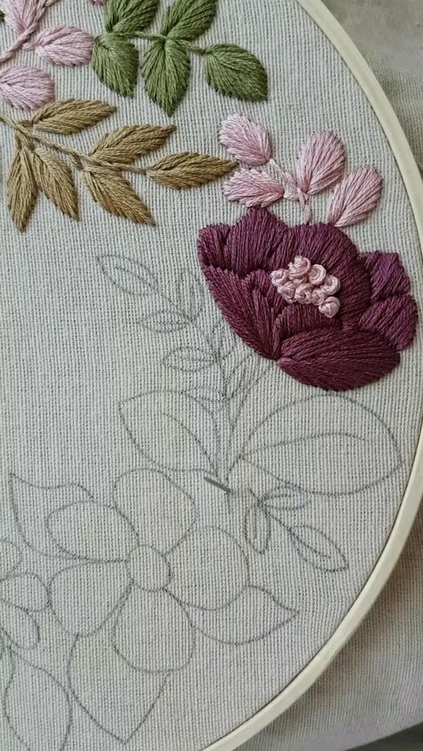 Stem stitch. Satin stitch | Embroidery and stitching, Hand embroidery patterns, Hand embroidery design Satin Embroidery Designs, Stitch Embroidery Design, Stem Stitch, Satin Embroidery, Ribbon Embroidery Tutorial, Embroidery Lessons, Basic Embroidery Stitches, Embroidery Stitches Tutorial, Pola Sulam