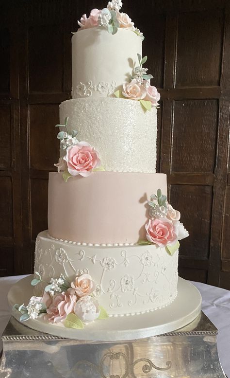 Wedding Cake 4 Tier Flowers, Pink Champagne Wedding Cake, Light Pink Wedding Cake Simple, Pink Wedding Cake Simple, Pink Wedding Cake Aesthetic, Blush Pink Quince Cake, Rose Pink Wedding Cake, Girly Tiered Cake, Wedding Cakes Blush Pink