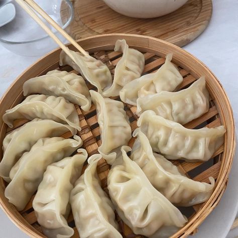 Dumplings Aesthetic, Best Freeze Dried Food, Food O, Yummy Comfort Food, Best Food Ever, Delicious Snacks Recipes, Homemade Snacks, Fruit And Veg, Food Obsession