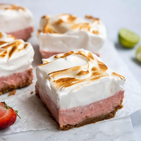 Strawberry Key Lime Pie Bars - Cherry on my Sundae Key Lime Bars, Key Lime Filling, Key Lime Pie Bars, Meringue Topping, Lime Desserts, Gingersnap Crust, Lime Bars, Strawberry Lime, Berry Dessert