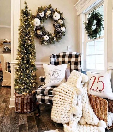 40+ Cozy And Wonderful Rustic Farmhouse Christmas Decorating Ideas Pencil Tree Decorating Ideas, Pencil Tree, Tree Decorating Ideas, Christmas Decorations Apartment, Farmhouse Style Christmas, Christmas Apartment, House Crafts, Pencil Christmas Tree, Tree Decorating