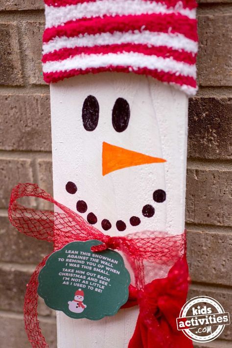 Fence Post Crafts, Wooden Snowman Crafts, Parent Holiday Gifts, Snowman Wreaths, Parents Christmas, Christmas Gifts For Parents, Christmas Crafts For Kids To Make, Christmas Kindergarten, Diy Christmas Gifts Cheap