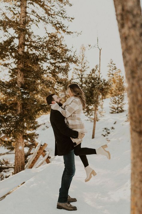 candid poses for winter engagement photos, what to wear for winter engagement photos, classy winter engagement photoshoot outfit ideas, colorado couples photos, colorado mountain couples session, rocky mountain national park winter photos Engagement Photoshoot Outfit Ideas, What To Wear For Winter, Engagement Photo Shoot Outfits, Engagement Photos Classy, Engagement Photoshoot Outfit, Winter Engagement Photoshoot, Winter Couple Pictures, Candid Poses, Winter Engagement Photos Outfits