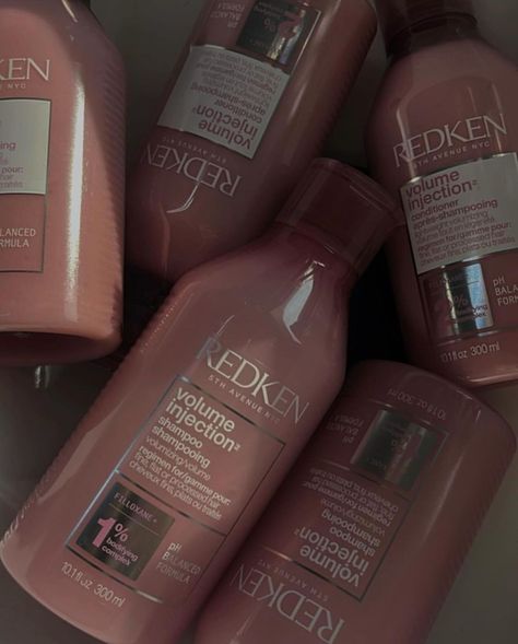 Redken (@redken) • Instagram photos and videos Redken Products Aesthetic, Redken Aesthetic, Hairstylist Aesthetic, Hair Wishlist, Hair With Volume, Post Backgrounds, Redken Shampoo, Hair Salon Pictures, Redken Hair Color